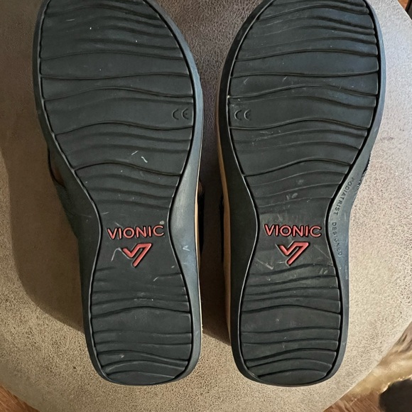 Vionic Pilar Platform Sandals - Picture 4 of 5